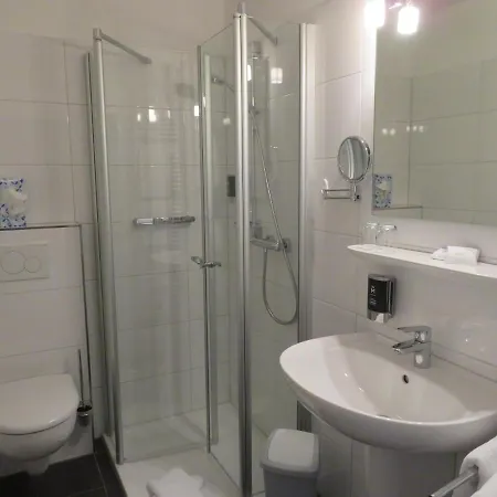 Zum Rosenteich Otel Bad Zwischenahn