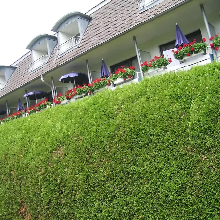 Zum Rosenteich 3*