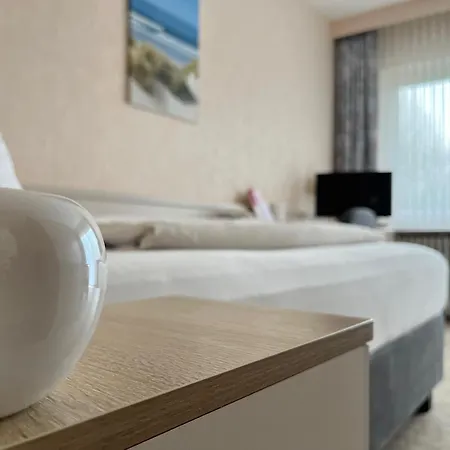 Hotel Zum Rosenteich 3*