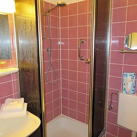 Hotell Zum Rosenteich Bad Zwischenahn