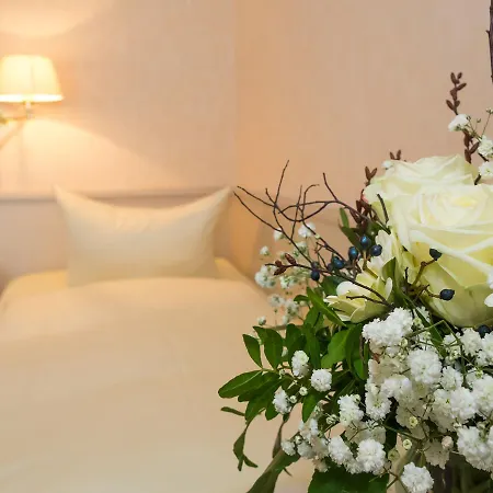 Zum Rosenteich Otel