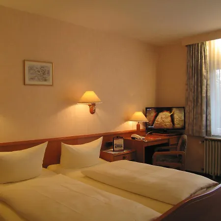 Zum Rosenteich 3*