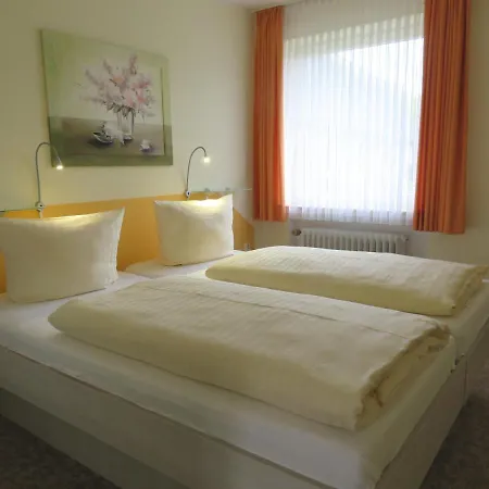 Hotell Zum Rosenteich 3*