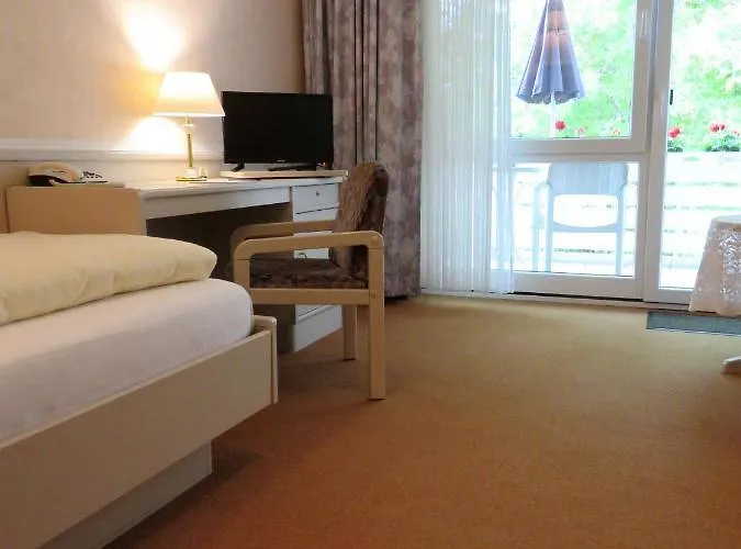 Zum Rosenteich 3*